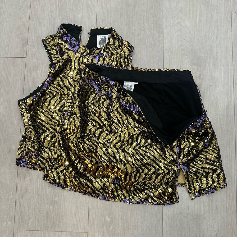 Queen of sparkles black and gold sequin skort set brand new never worn